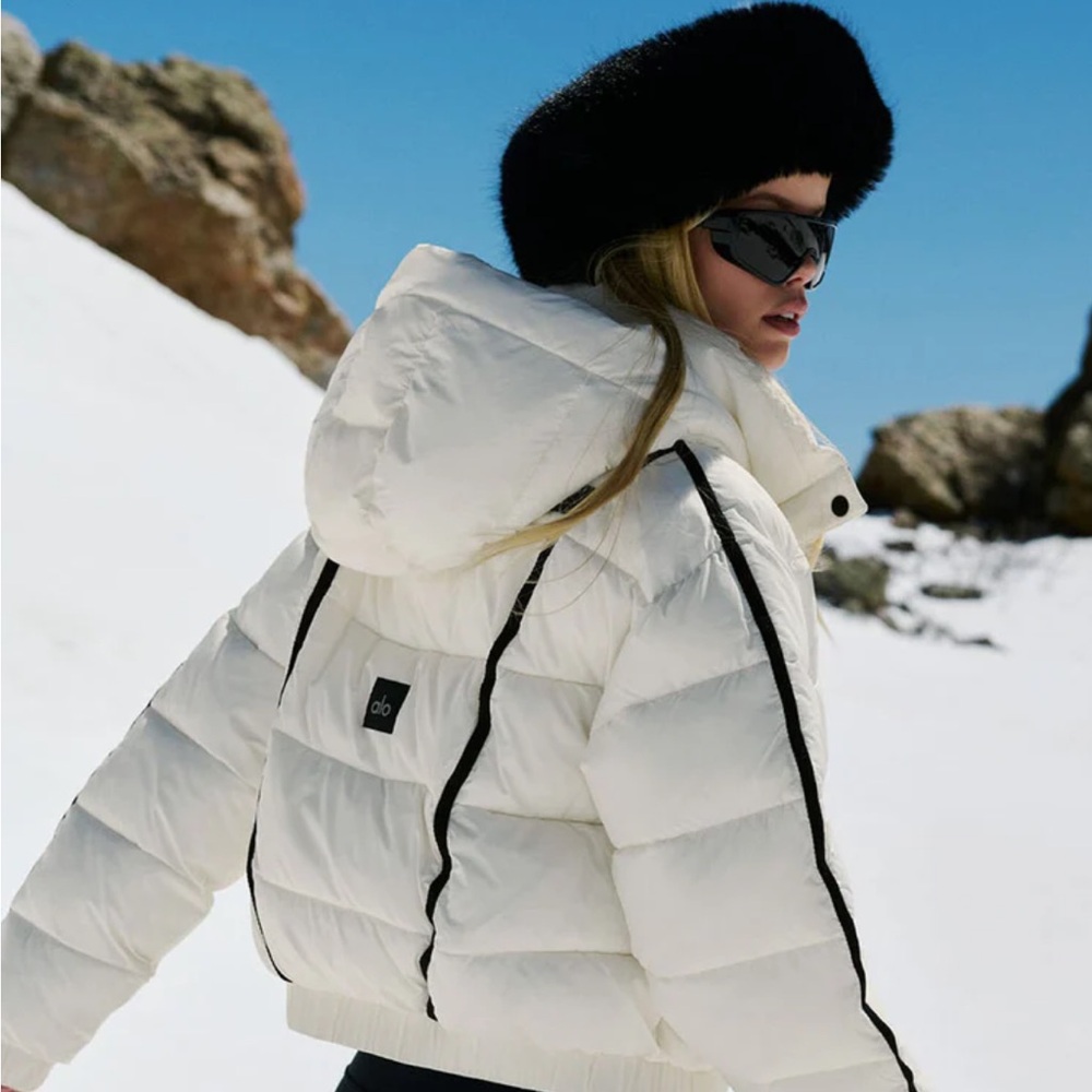 Alo puffer in white! Super cute and warm! Black line detailing is a nice touch